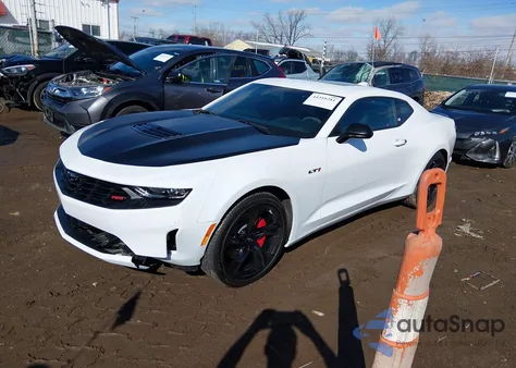 2023 Chevrolet Camaro Lt1 z USA, uszkodzony, nr VIN 1G1FF1R73P0157779